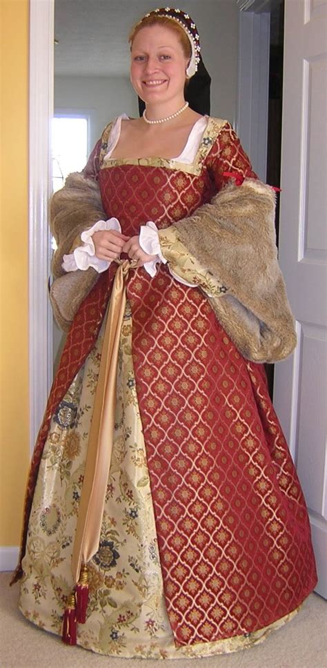 rich tudor outfit.